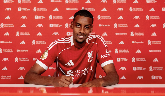 Liverpool chiêu mộ Isak 125 triệu bảng, phá kỷ lục chuyển nhượng làng bóng Anh - Ảnh 1.