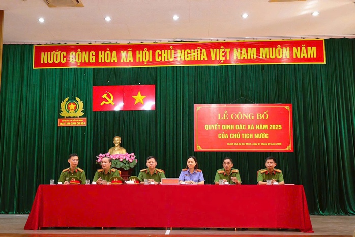 Công an TP HCM công bố quyết định đặc xá của Chủ tịch nước- Ảnh 1. Công an TP HCM công bố quyết định đặc xá của Chủ tịch nước- Ảnh 1.