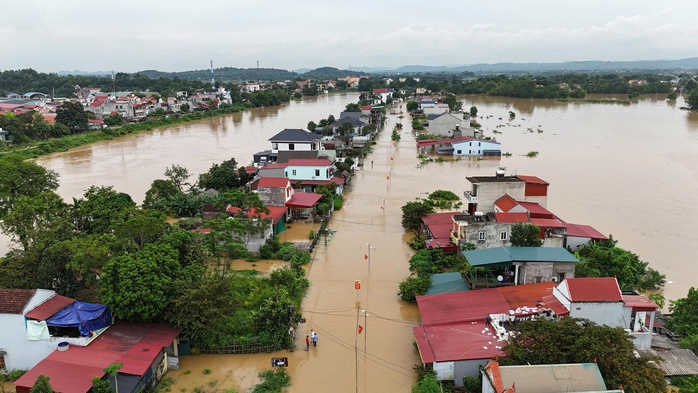 Mưa bão tàn phá, Thanh Hóa công bố tình huống khẩn cấp 2 xã biên giới - Ảnh 2.