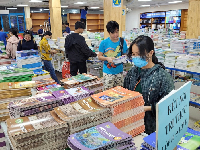 Bộ Sách giáo Khoa thống nhất toàn quốc: Không thể chậm trễ hơn nữa - Ảnh 1. Bộ Sách giáo Khoa thống nhất toàn quốc: Không thể chậm trễ hơn nữa - Ảnh 1.