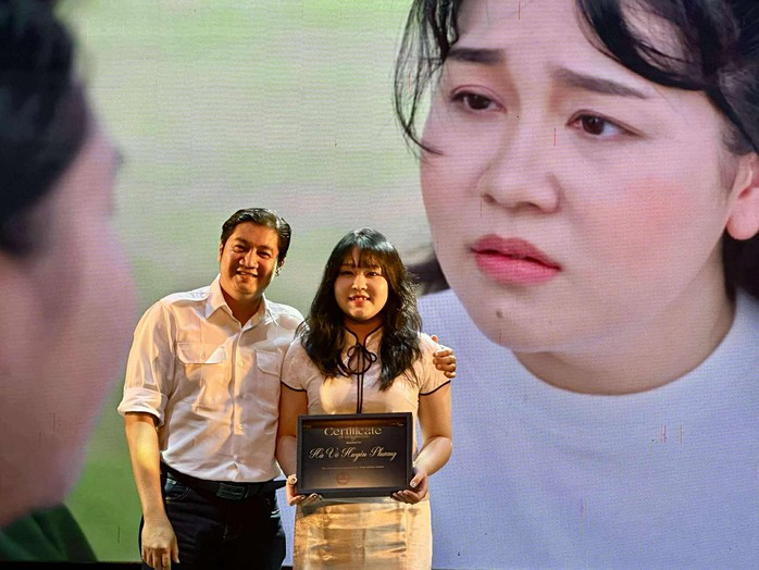NSƯT Vũ Xuân Trang có thêm một "lứa gà con" với ba phim ngắn cảm xúc- Ảnh 2. NSƯT Vũ Xuân Trang có thêm một "lứa gà con" với ba phim ngắn cảm xúc- Ảnh 2.