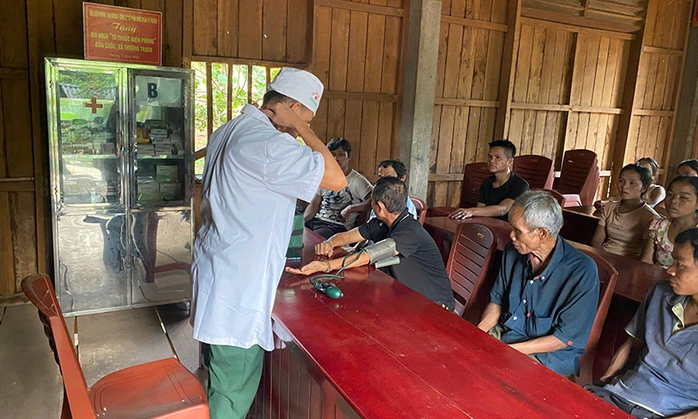 Lính biên phòng Quảng Trị về bản dựng nhà, gieo mạ cùng dân- Ảnh 7. Lính biên phòng Quảng Trị về bản dựng nhà, gieo mạ cùng dân- Ảnh 7.