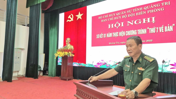Lính biên phòng Quảng Trị về bản dựng nhà, gieo mạ cùng dân- Ảnh 1. Lính biên phòng Quảng Trị về bản dựng nhà, gieo mạ cùng dân- Ảnh 1.