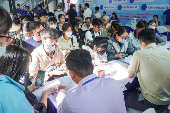 Tìm việc làm thêm sớm, tân sinh viên có thể trở thành "con mồi" - Ảnh 1.