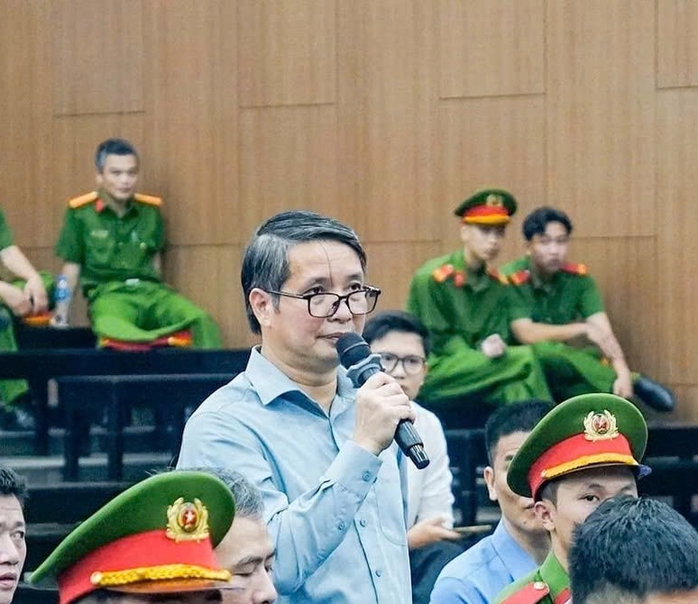 Cựu phó Chủ nhiệm Văn phòng Quốc hội: Bị cáo rất đau xót vì dễ dãi dẫn đến sai phạm- Ảnh 1.
