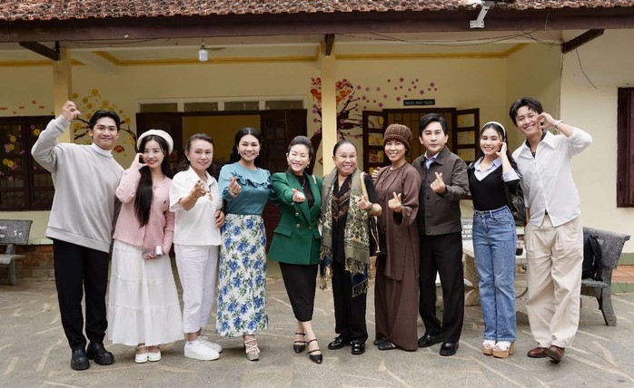 NSƯT Ngọc Huyền ra mắt web drama "Yêu nhau ngày nắng ấm" - Ảnh 9.