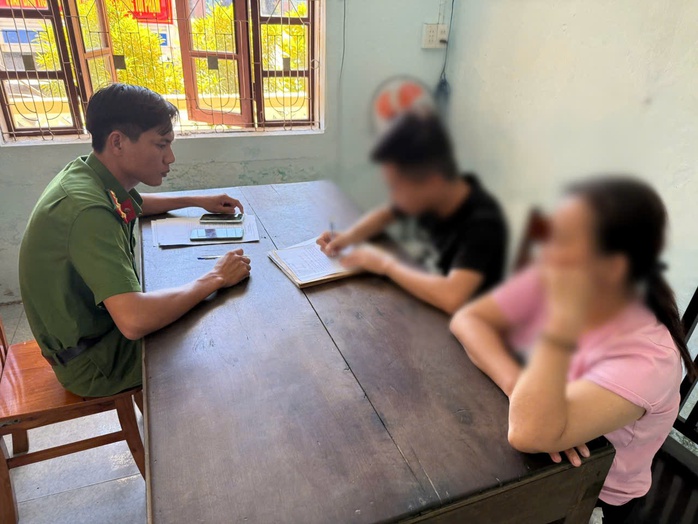 Từ việc người mẹ cầu cứu công an, nam thanh niên “ngộ ra” khi được giải thích - Ảnh 1.