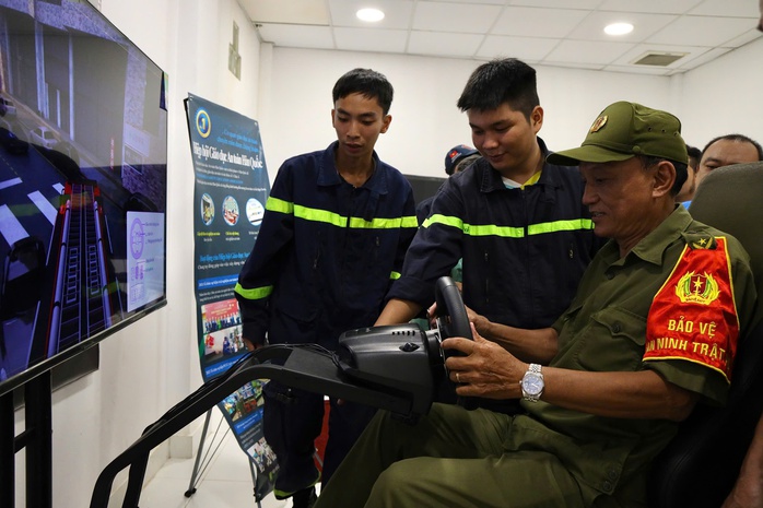 TP HCM: Tập huấn PCCC và CNCH sinh động cho người dân phường Bến Thành- Ảnh 11.