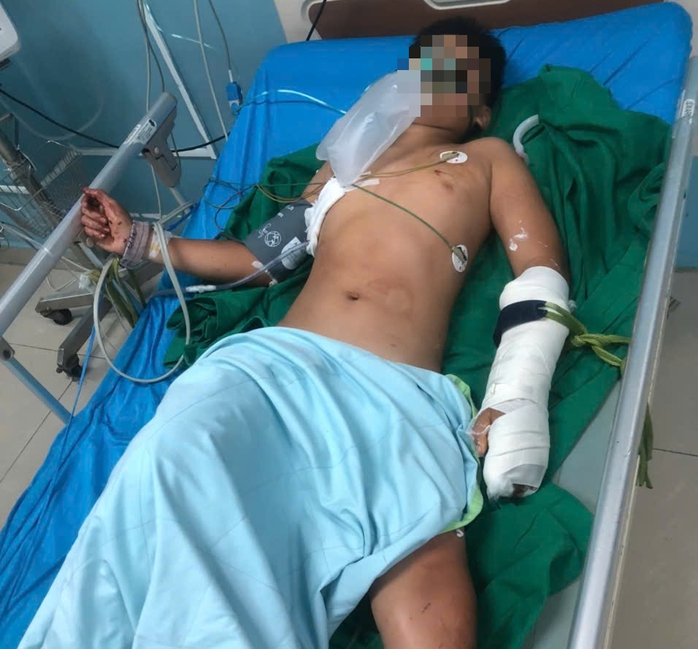 Vụ thảm án Đắk Lắk: Cháu trai 13 tuổi thoát chết kỳ diệu Sau khi bị đâm - Ảnh 1. Vụ thảm án Đắk Lắk: Cháu trai 13 tuổi thoát chết kỳ diệu Sau khi bị đâm - Ảnh 1.