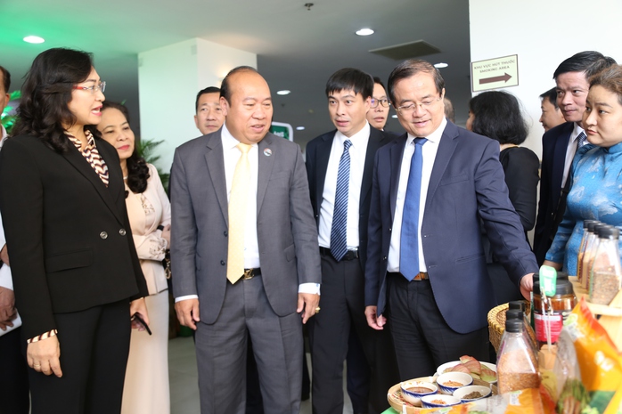 Đặt mục tiêu 20 tỉ USD kim ngạch thương mại song phương Việt Nam - Campuchia- Ảnh 3. Đặt mục tiêu 20 tỉ USD kim ngạch thương mại song phương Việt Nam - Campuchia- Ảnh 3.