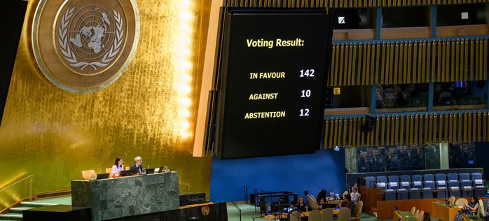 LHQ thông qua áp đảo giải pháp thành lập nhà nước Palestine ở Gaza, chỉ 10 nước phản đối - Ảnh 1.