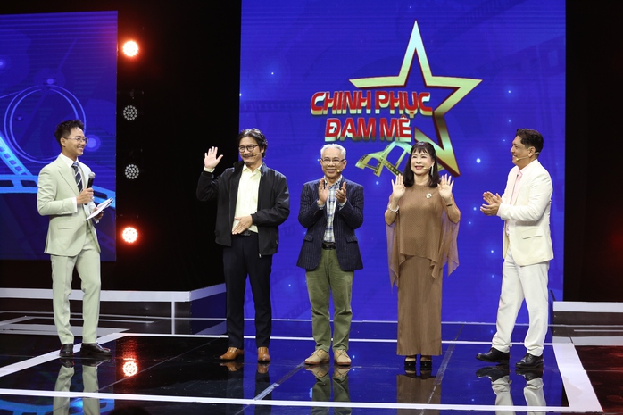 NSND Kim Xuân: "Đừng vì có nhiều cơ hội mà dễ dãi với nghề" - Ảnh 1.