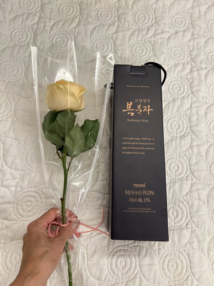 NSND Mỹ Uyên sau 4 suất diễn tại Hàn Quốc: "Kỷ niệm lớn trong đời nghệ thuật của tôi"- Ảnh 5. NSND Mỹ Uyên sau 4 suất diễn tại Hàn Quốc: "Kỷ niệm lớn trong đời nghệ thuật của tôi"- Ảnh 5.