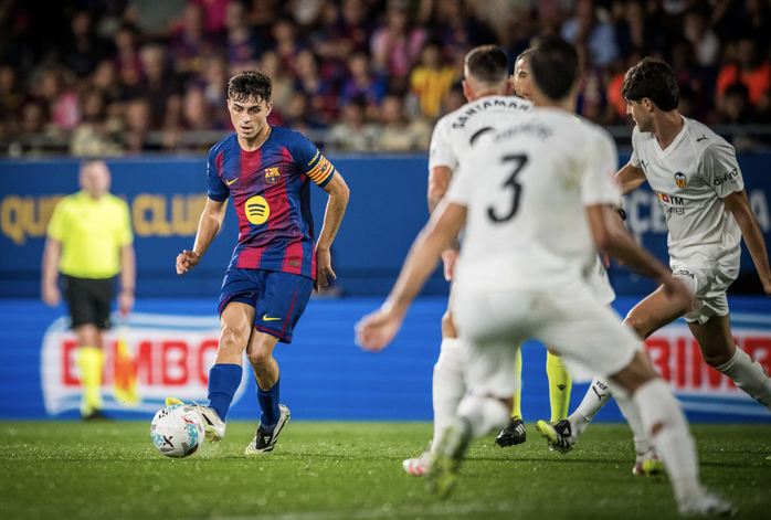 Barcelona "hủy diệt" Valencia 6 bàn, áp sát ngôi đầu La Liga- Ảnh 1. Barcelona "hủy diệt" Valencia 6 bàn, áp sát ngôi đầu La Liga- Ảnh 1.
