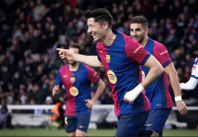 Barcelona "hủy diệt" Valencia 6 bàn, áp sát ngôi đầu La Liga- Ảnh 5. Barcelona "hủy diệt" Valencia 6 bàn, áp sát ngôi đầu La Liga- Ảnh 5.