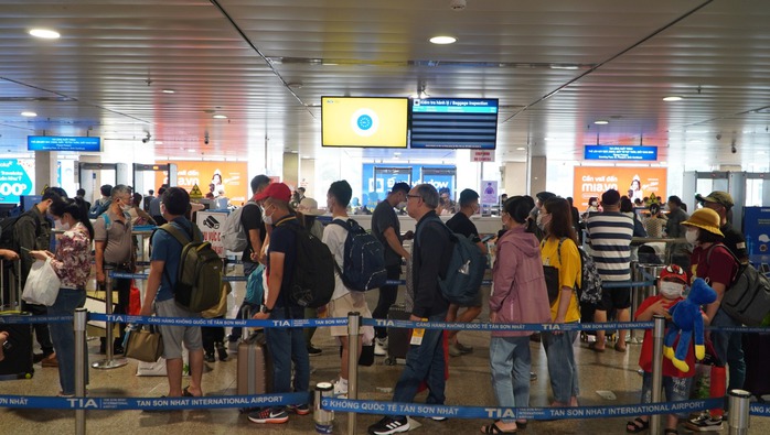 Chỉ đạo mới của Thủ tướng về việc người dân mua vé, kiểm tra an ninh lên máy bay qua VNeID- Ảnh 1. Chỉ đạo mới của Thủ tướng về việc người dân mua vé, kiểm tra an ninh lên máy bay qua VNeID- Ảnh 1.