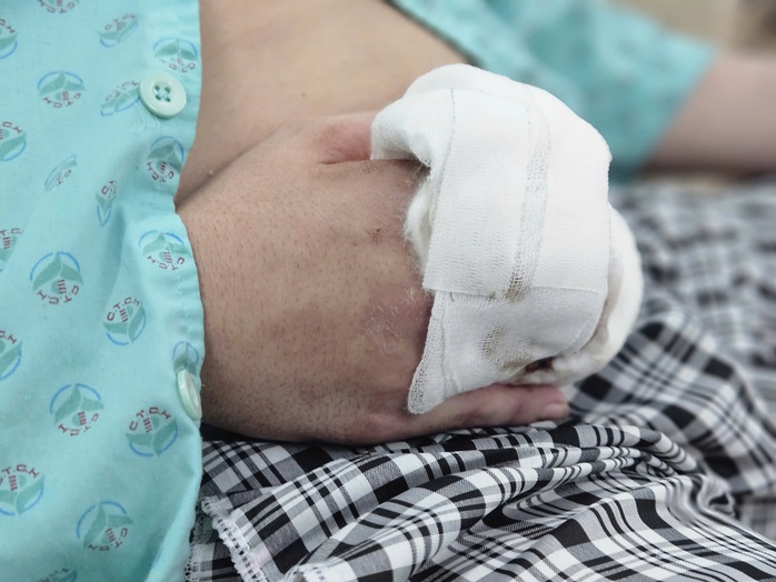 Món quà bên giường bệnh, "tiếp lửa" tinh thần cho sinh viên- Ảnh 3.