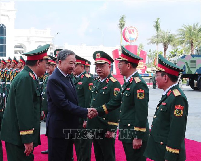 Tổng Bí thư Tô Lâm Tham dự lễ kỷ niệm 80 năm Tổng cục Công nghiệp Quốc phòng - Ảnh 2. Tổng Bí thư Tô Lâm Tham dự lễ kỷ niệm 80 năm Tổng cục Công nghiệp Quốc phòng - Ảnh 2.