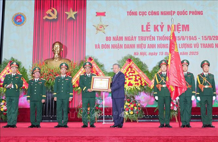 Tổng Bí thư: Dành nhiều nguồn lực cho đầu tư phát triển Công nghiệp Quốc phòng- Ảnh 3. Tổng Bí thư: Dành nhiều nguồn lực cho đầu tư phát triển Công nghiệp Quốc phòng- Ảnh 3.
