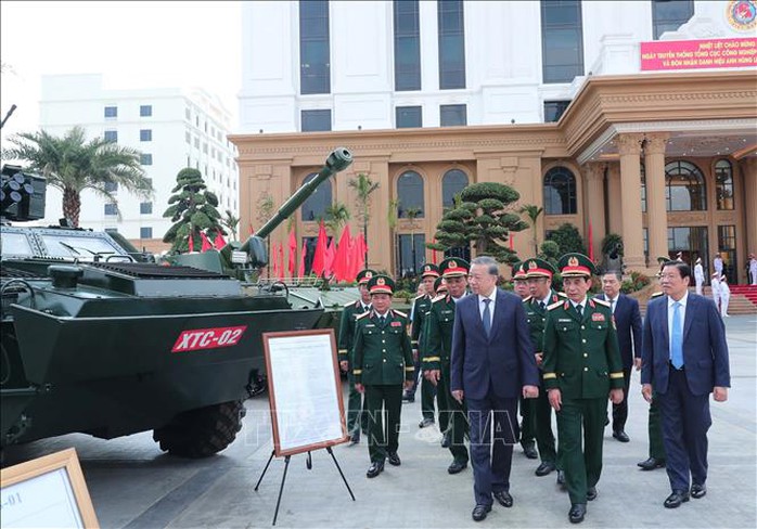Tổng Bí thư Tô Lâm Tham dự lễ kỷ niệm 80 năm Tổng cục Công nghiệp Quốc phòng - Ảnh 6. Tổng Bí thư Tô Lâm Tham dự lễ kỷ niệm 80 năm Tổng cục Công nghiệp Quốc phòng - Ảnh 6.