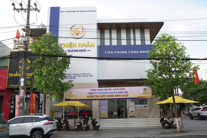 Quảng Ngãi "hút" khách đoàn từ tỉnh bạn đến khám sức khoẻ- Ảnh 3.