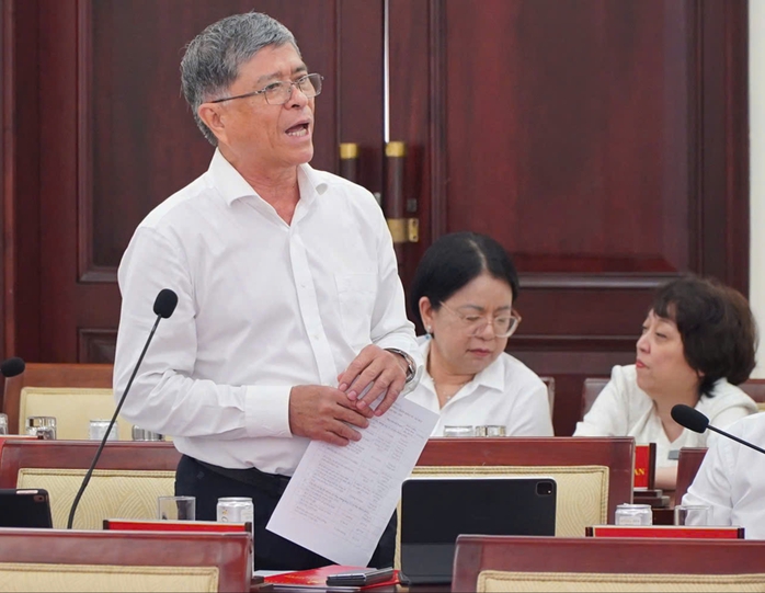 Bí thư Thành ủy TP HCM "chất vấn" Giám đốc Sở Giáo dục - Đào tạo việc học sinh đi học ngày thứ bảy - Ảnh 1.