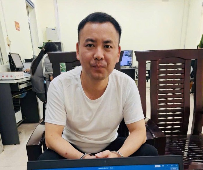 Phạm Văn Nhất đầu thú sau nhiều năm lẩn trốn , liên quan Đến vụ buôn người - Ảnh 1.