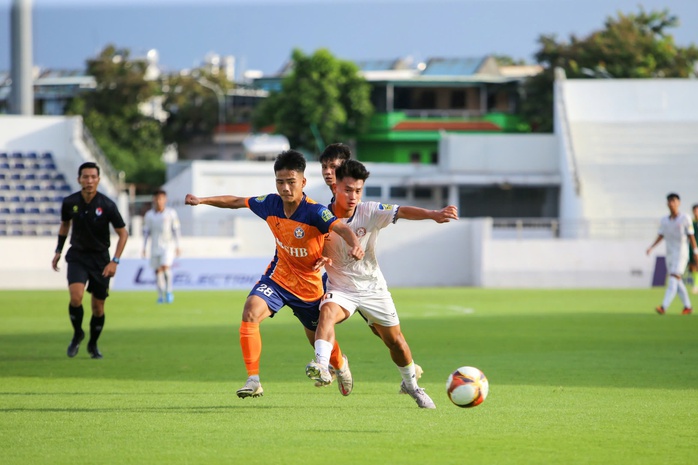 U17 VĐQG: CLB bóng đá TP HCM giành 3 điểm trong ngày ra quân - Ảnh 4.