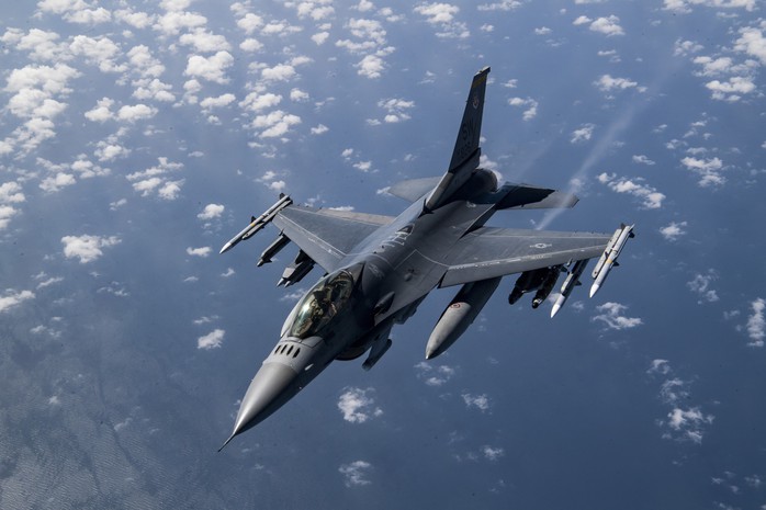 Hàng loạt máy bay "lạc" vào khu vực có tổng thống Mỹ, F-16 phải chặn khẩn- Ảnh 1.