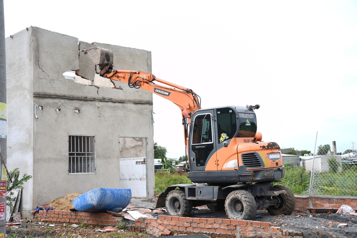 Một địa phương ở Đồng Nai bắt đầu cưỡng chế các căn nhà xây dựng trái phép- Ảnh 7. Một địa phương ở Đồng Nai bắt đầu cưỡng chế các căn nhà xây dựng trái phép- Ảnh 7.