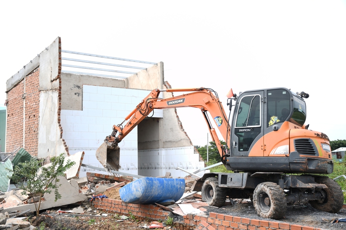Một địa phương ở Đồng Nai bắt đầu cưỡng chế các căn nhà xây dựng trái phép- Ảnh 1. Một địa phương ở Đồng Nai bắt đầu cưỡng chế các căn nhà xây dựng trái phép- Ảnh 1.