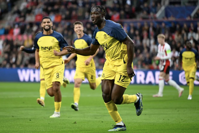 Qarabag ngược dòng hạ Benfica, "tân binh" Union Saint-Gilloise tạo địa chấn Champions League- Ảnh 1. Qarabag ngược dòng hạ Benfica, "tân binh" Union Saint-Gilloise tạo địa chấn Champions League- Ảnh 1.