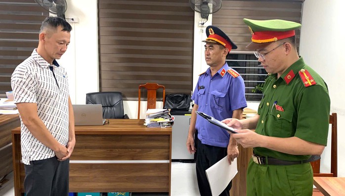 Bắt Đức "bê đê" trong đường dây khai thác cát trái phép ở Thanh Hóa- Ảnh 1. Bắt Đức "bê đê" trong đường dây khai thác cát trái phép ở Thanh Hóa- Ảnh 1.
