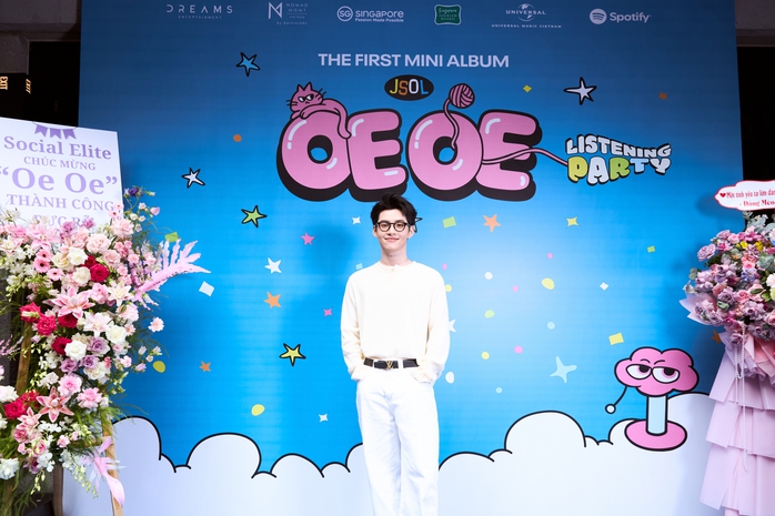 Dàn anh trai, em xinh đổ bộ "ngày vui" của JSOL - Ảnh 9.