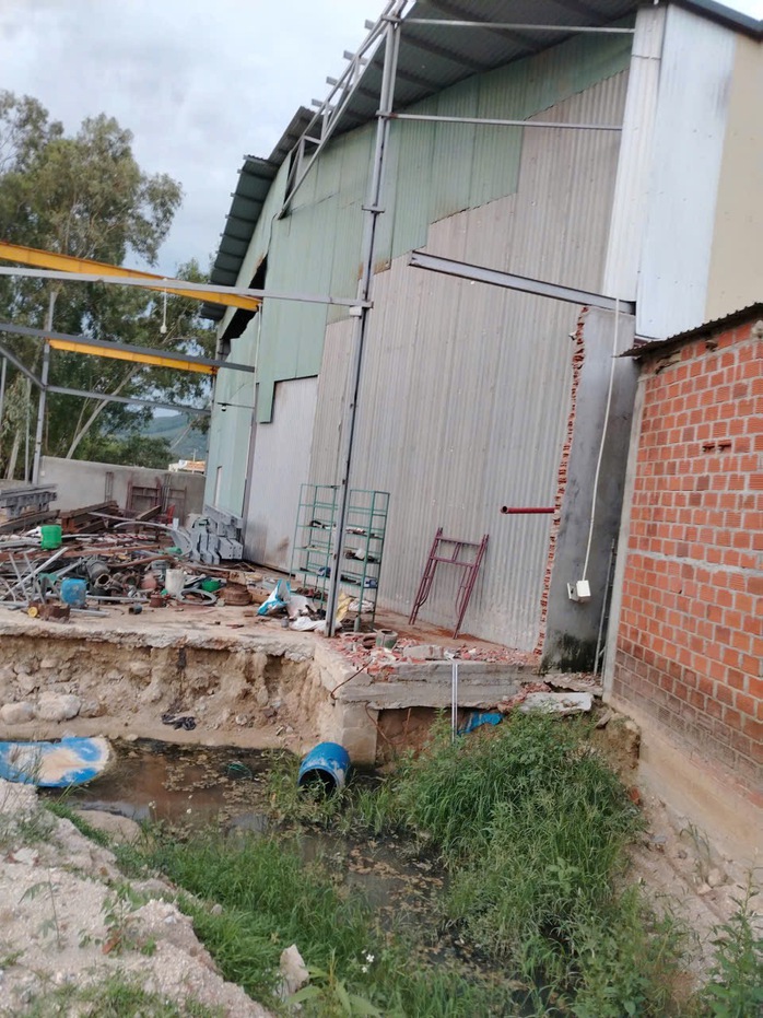 Vụ "Nhà kho xây trên đất công ở Gia Lai": Người dân tố cáo bí thư xã - Ảnh 2. Vụ "Nhà kho xây trên đất công ở Gia Lai": Người dân tố cáo bí thư xã - Ảnh 2.