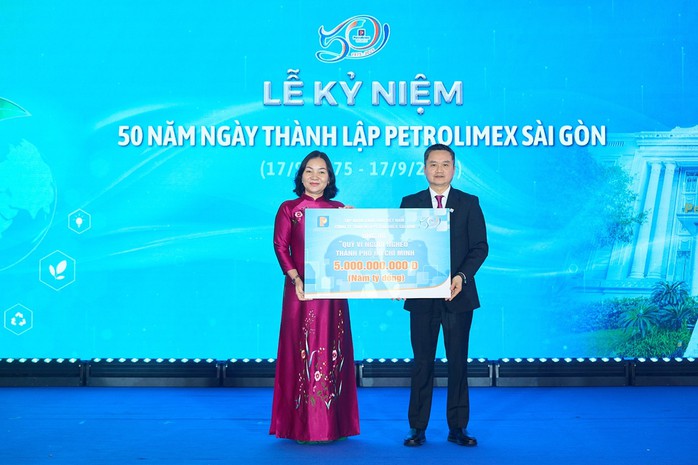 Petrolimex Sài Gòn vinh dự đón nhận Huân chương Lao động hạng Nhất - Ảnh 3.