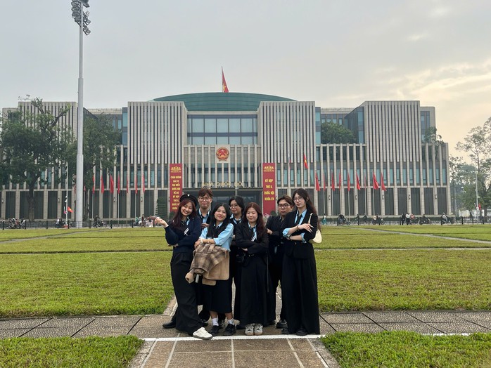 Những bài học để đời sau chuyến trải nghiệm thực tế của sinh viên- Ảnh 4. Những bài học để đời sau chuyến trải nghiệm thực tế của sinh viên- Ảnh 4.