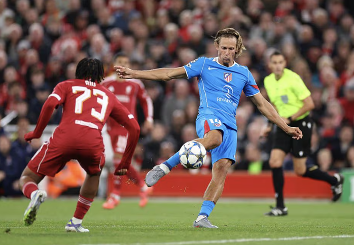 Nghẹt thở bàn quyết định phút 90+2, Liverpool thoát hiểm tại sân nhà Anfield - Ảnh 5.