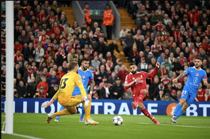 Nghẹt thở bàn quyết định phút 90+2, Liverpool thoát hiểm tại sân nhà Anfield - Ảnh 3.