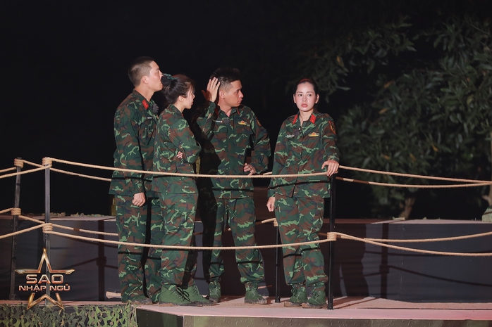 Hoà Minzy bùng nổ trong "Sao nhập ngũ"- Ảnh 3. Hoà Minzy bùng nổ trong "Sao nhập ngũ"- Ảnh 3.