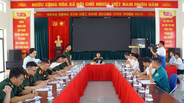 Kiểm tra, xác minh tình trạng "cát tặc" lộng hành ở cửa sông Văn Úc- Ảnh 1.