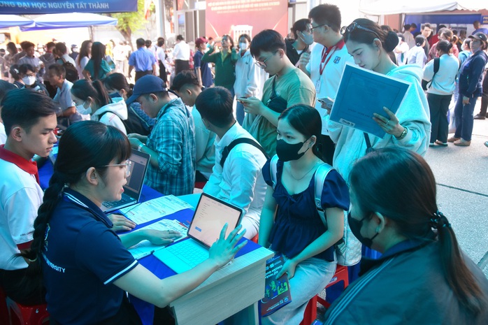 Giải pháp tuyển sinh ĐH 2026: Đổi mới để nâng cao quyền lợi thí sinh - Ảnh 1.