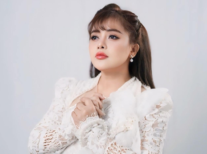 Ca sĩ Hồng Quyên "chơi lớn" với nhạc kịch "Mộng phù hoa"- Ảnh 5. Ca sĩ Hồng Quyên "chơi lớn" với nhạc kịch "Mộng phù hoa"- Ảnh 5.