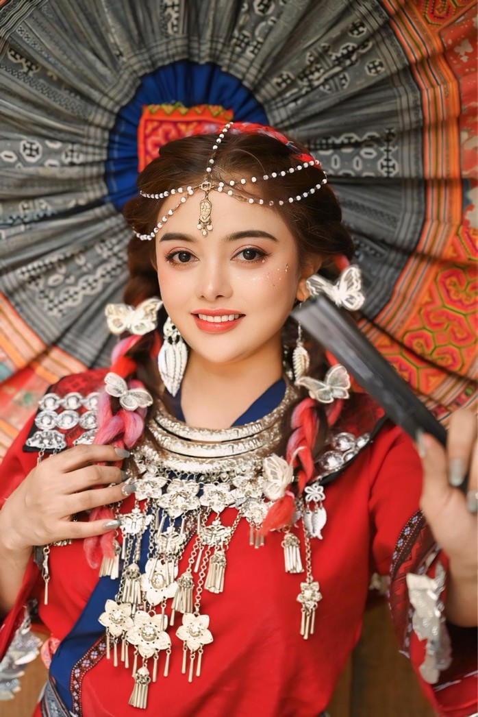 Ca sĩ Hồng Quyên "chơi lớn" với nhạc kịch "Mộng phù hoa"- Ảnh 2. Ca sĩ Hồng Quyên "chơi lớn" với nhạc kịch "Mộng phù hoa"- Ảnh 2.