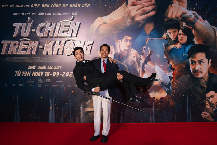 "Tử chiến trên không" hấp dẫn đến phút cuối cùng- Ảnh 6. "Tử chiến trên không" hấp dẫn đến phút cuối cùng- Ảnh 6.