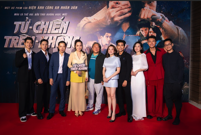 "Tử chiến trên không" hấp dẫn đến phút cuối cùng- Ảnh 1. "Tử chiến trên không" hấp dẫn đến phút cuối cùng- Ảnh 1.