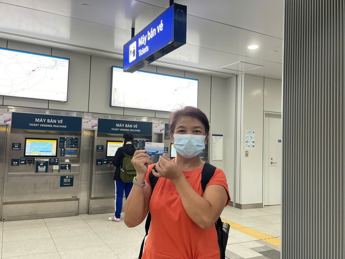 Thuận tiện hơn khi metro thí điểm bỏ vé giấy- Ảnh 8. Thuận tiện hơn khi metro thí điểm bỏ vé giấy- Ảnh 8.