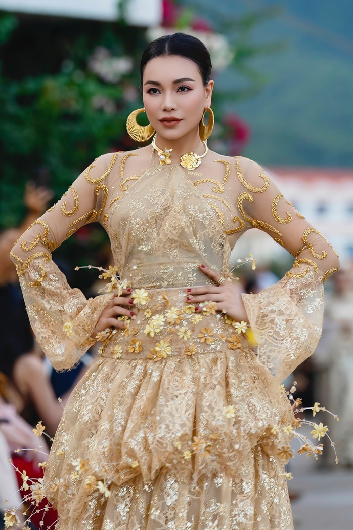 Trà Ngọc Hằng thần thái cuốn hút cùng con gái- Ảnh 4.