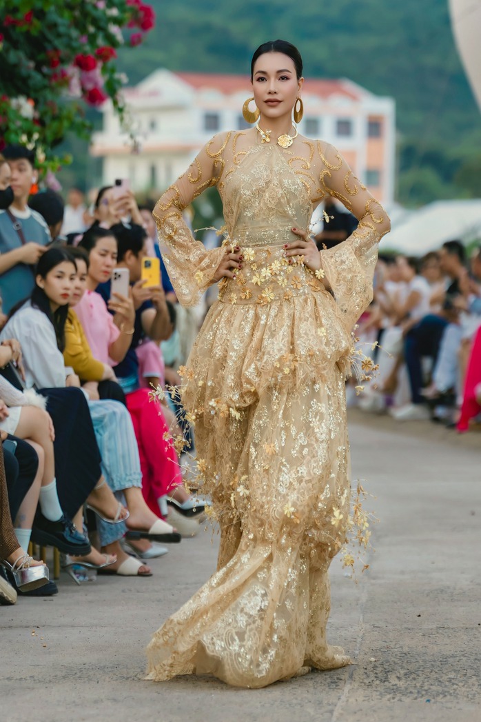 Trà Ngọc Hằng thần thái cuốn hút cùng con gái- Ảnh 6.