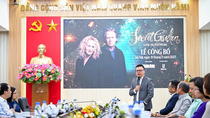Secret Garden lần đầu biểu diễn tại Việt Nam- Ảnh 1.